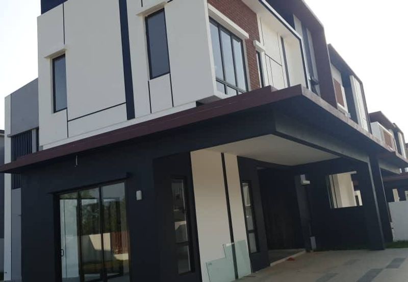 Corner Lot Semi D Double Storey Friska @ Setia Ecohill 2