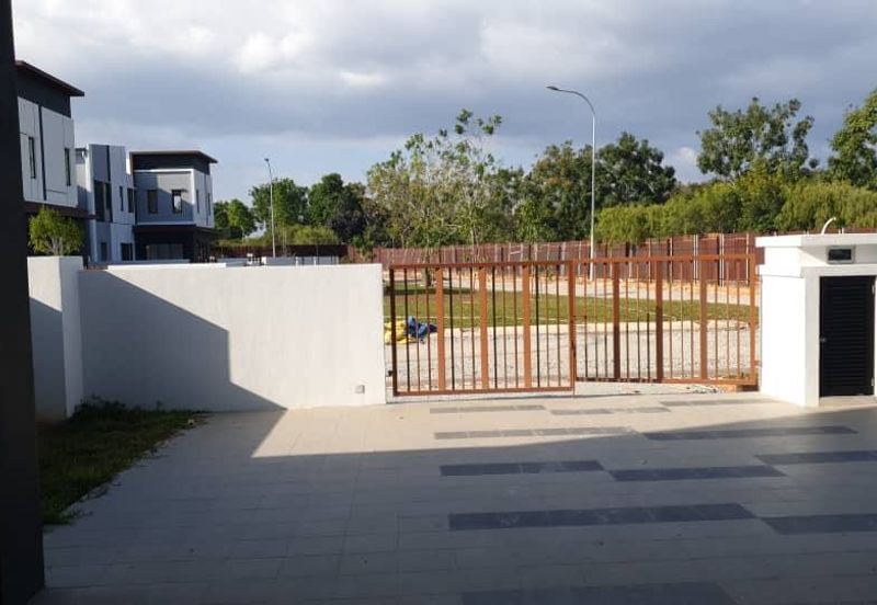 Corner Lot Semi D Double Storey Friska @ Setia Ecohill 2