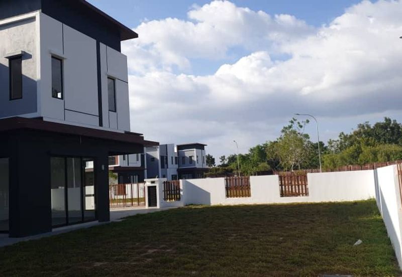Corner Lot Semi D Double Storey Friska @ Setia Ecohill 2