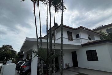 Jalan Suasana, Bandar Tun Hussein Onn