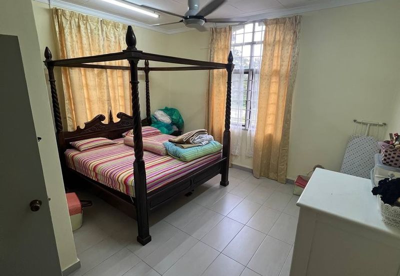 Jalan Suasana, Bandar Tun Hussein Onn