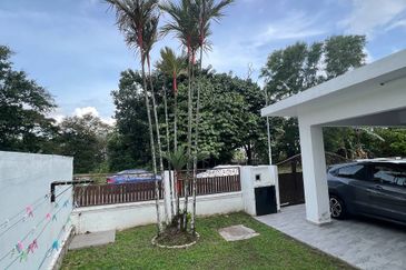 Jalan Suasana, Bandar Tun Hussein Onn