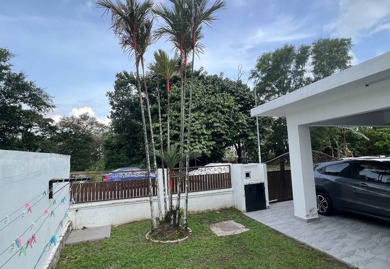 Jalan Suasana, Bandar Tun Hussein Onn