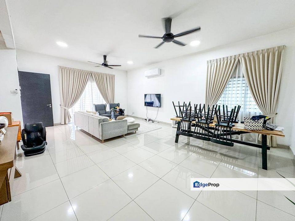 💥Renovated & Partly FURNISHED | Non Bumi Lot💥 ENDLOT 2 Storey Terrace SP3 Bandar Saujana Putra, Selangor, Jenjarom