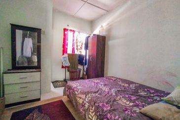 Taman Pinggiran Putra