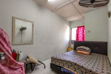 Taman Pinggiran Putra