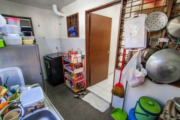 Taman Pinggiran Putra