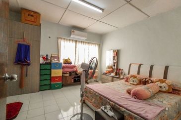 Taman Pinggiran Putra