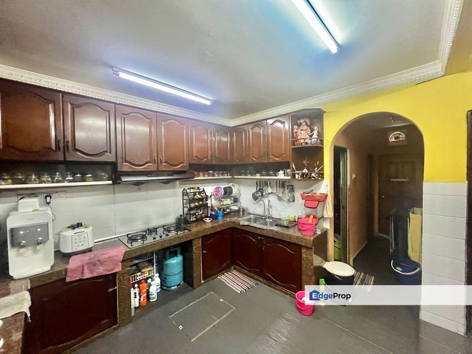 💥RENOVATED CANTIK | NON-BUMILOT💥 1.5 Storey Intermediate Seksyen 17 Shah Alam , Selangor, Shah Alam