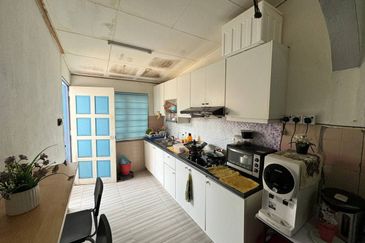 Jalan Suasana, Bandar Tun Hussein Onn