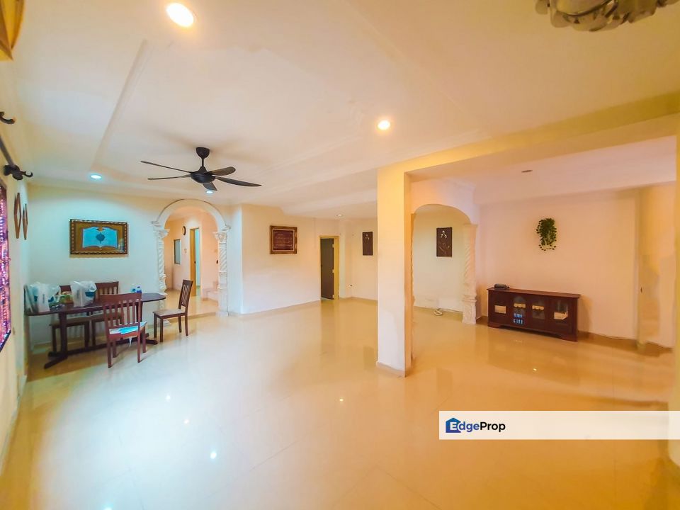 END LOT with Extra Land ‼️Double Storey Terrace, Taman Tasik Puchong, Selangor, Puchong