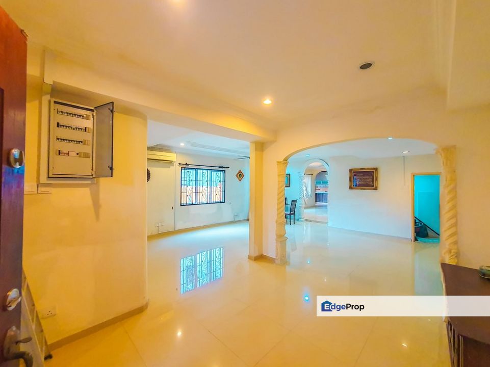 END LOT with Extra Land ‼️Double Storey Terrace, Taman Tasik Puchong, Selangor, Puchong