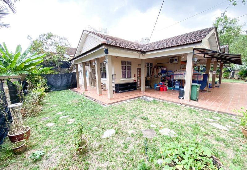 Taman Desa Saujana *