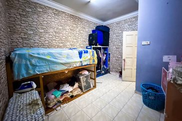 Taman Pinggiran Putra