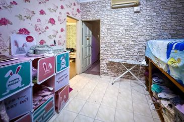 Taman Pinggiran Putra