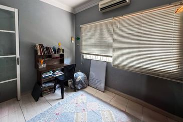 Taman Pinggiran Putra