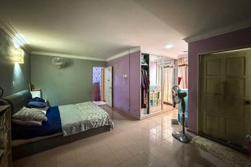 Taman Pinggiran Putra