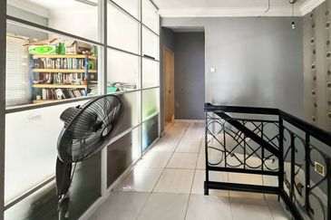 Taman Pinggiran Putra