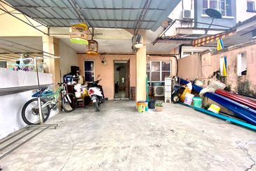 Seksyen 2 Bandar Bukit Mahkota