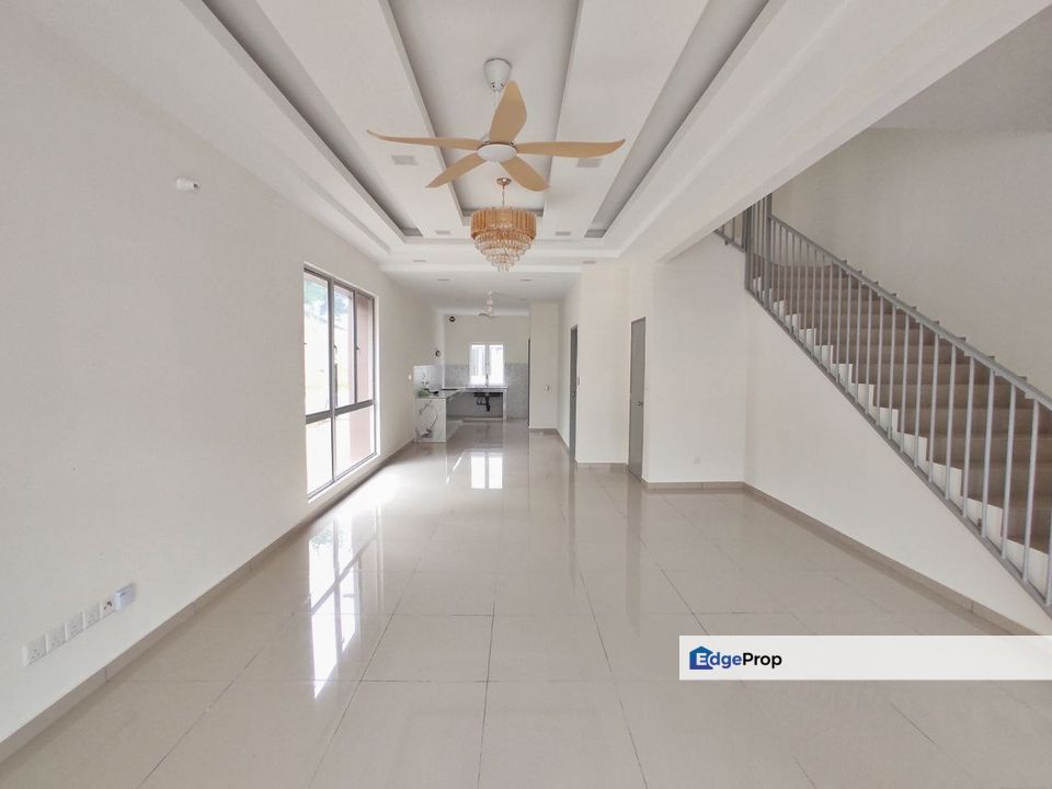 NEW HOUSE‼️ Non-Bumilot Unit‼️ ENDLOT Double Storey Terrace  Taman Cendana Greenwood Salak Perdana, Selangor, Dengkil