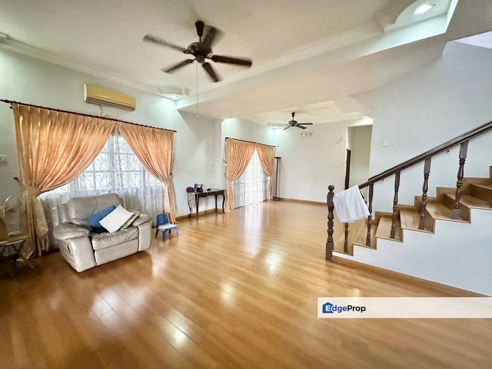 FULLY RENOVATED‼️  Double Storey Semi D Taman Puncak Utama Kajang, Selangor, Kajang