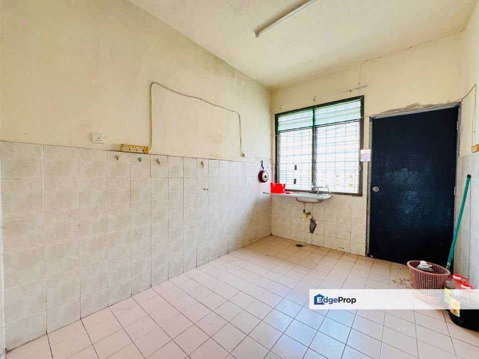  RUMAH DEPAN SURAU ♥️ BOLEH FULL LOAN‼️Double Storey Taman Dahlia Bandar Baru Salak Tinggi , Selangor, Sepang