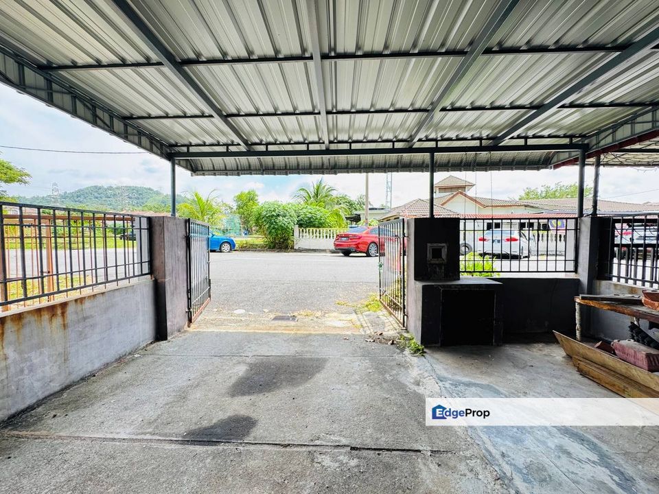  RUMAH DEPAN SURAU ♥️ BOLEH FULL LOAN‼️Double Storey Taman Dahlia Bandar Baru Salak Tinggi , Selangor, Sepang