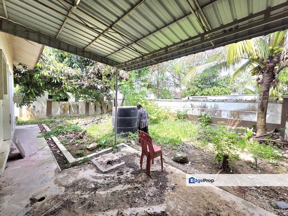 [Non-Bumilot Unit] Semi D Single Storey House Impiana Villa Bandar Baru Nilai, Negeri Sembilan, Nilai