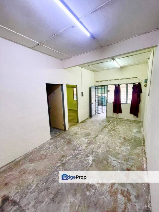 [Non-Bumilot Unit] Teres Setingkat @ Taman Sri Intan, Seksyen 7 Bandar Baru Bangi, Selangor, Bangi