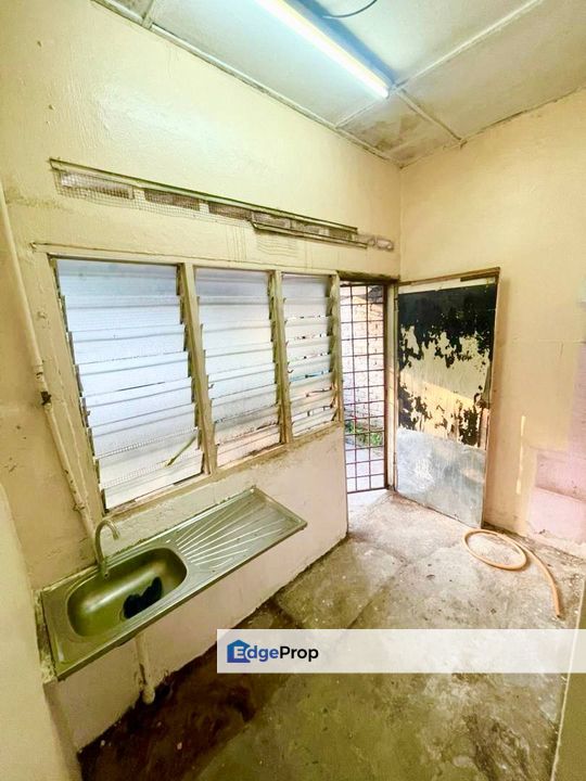 [Non-Bumilot Unit] Teres Setingkat @ Taman Sri Intan, Seksyen 7 Bandar Baru Bangi, Selangor, Bangi