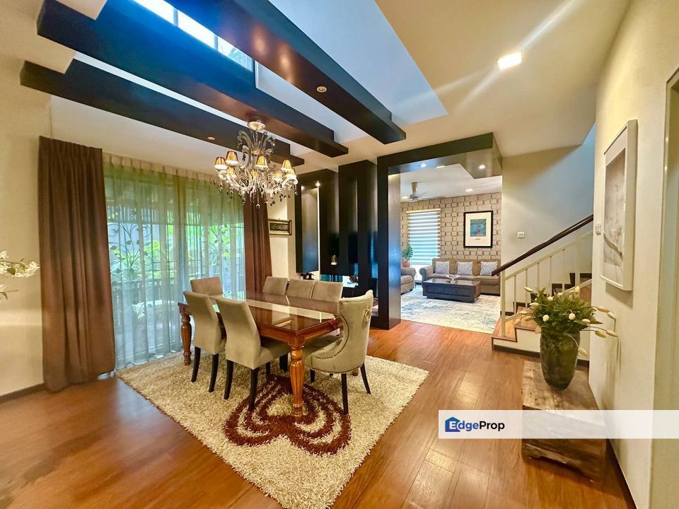 💥RENOVATED & FULLY FURNISHED💥 Double Storey Semi D Anjung Suasana Bandar Seri Putra Bangi, Selangor, Kajang