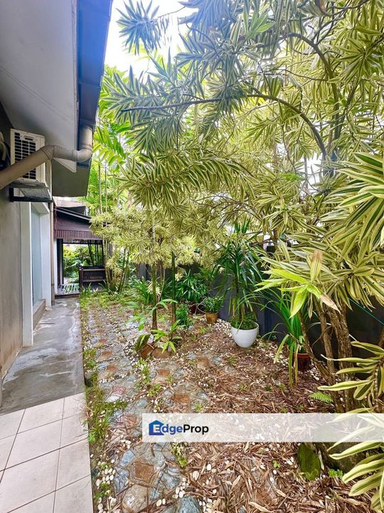 💥RENOVATED & FULLY FURNISHED💥 Double Storey Semi D Anjung Suasana Bandar Seri Putra Bangi, Selangor, Kajang