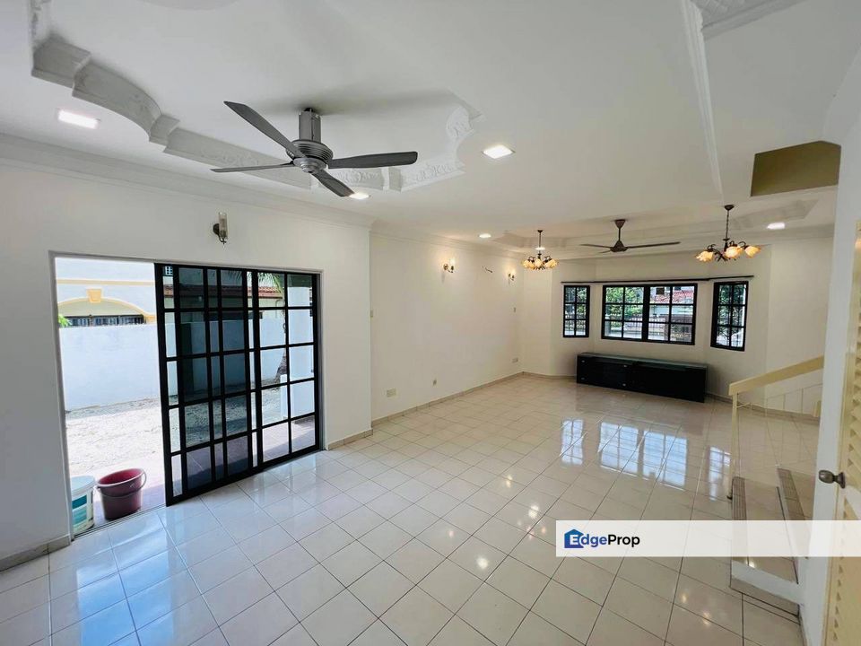 [NEWLY REFURBISHED] 2 STY SEMI D, TAMAN PUNCAK UTAMA,KAJANG, Selangor, Kajang