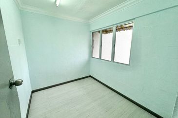 Kondo Rakyat (Desa Pantai Flat)