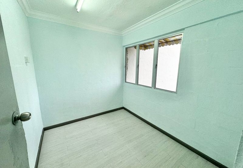 Kondo Rakyat (Desa Pantai Flat)