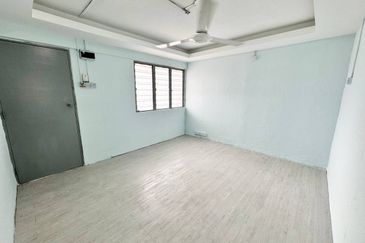 Kondo Rakyat (Desa Pantai Flat)