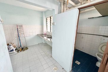 Kondo Rakyat (Desa Pantai Flat)