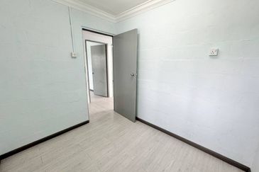 Kondo Rakyat (Desa Pantai Flat)