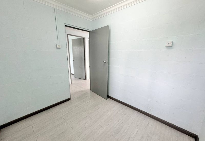 Kondo Rakyat (Desa Pantai Flat)