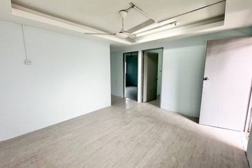 Kondo Rakyat (Desa Pantai Flat)