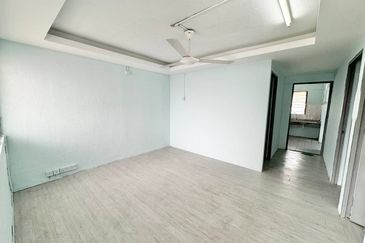 Kondo Rakyat (Desa Pantai Flat)