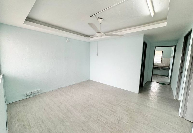 Kondo Rakyat (Desa Pantai Flat)