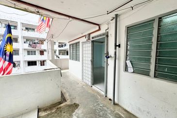 Kondo Rakyat (Desa Pantai Flat)