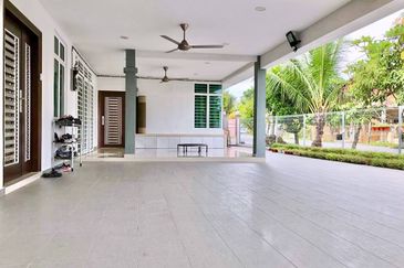 Desa Pinggiran Putra