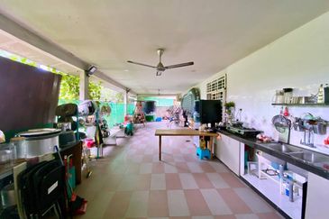 Desa Pinggiran Putra