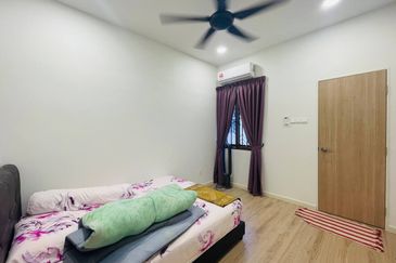 Dahlia @ Serene Heights