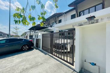 Dahlia @ Serene Heights