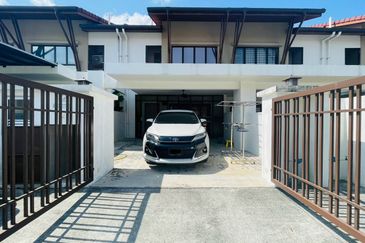 Dahlia @ Serene Heights