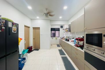 Dahlia @ Serene Heights