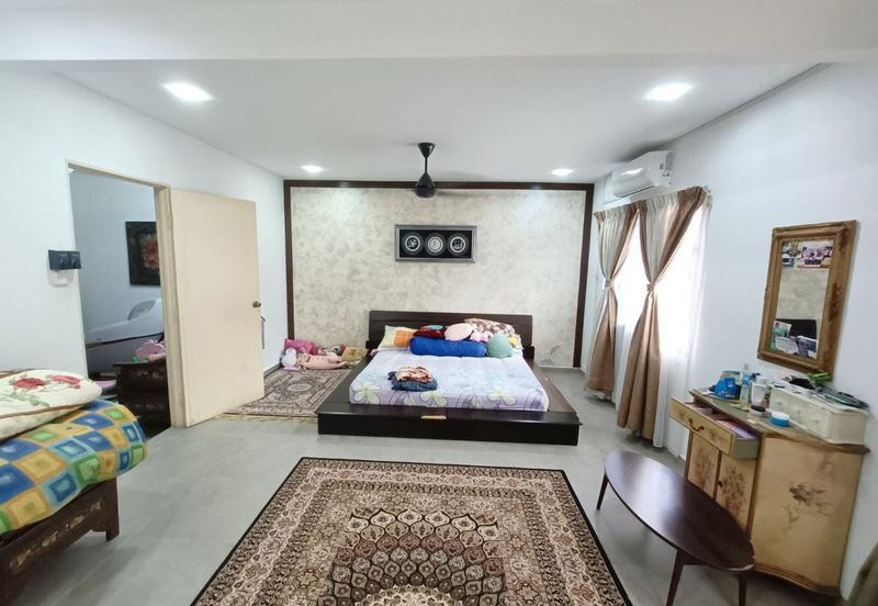 Jalan Aman Putra 1/5